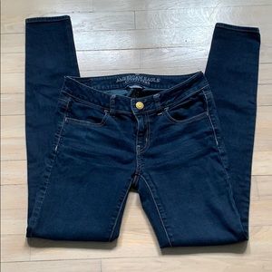 🦅AE Outfitters Jeans 👖 Super Stretch Size 4 🦅